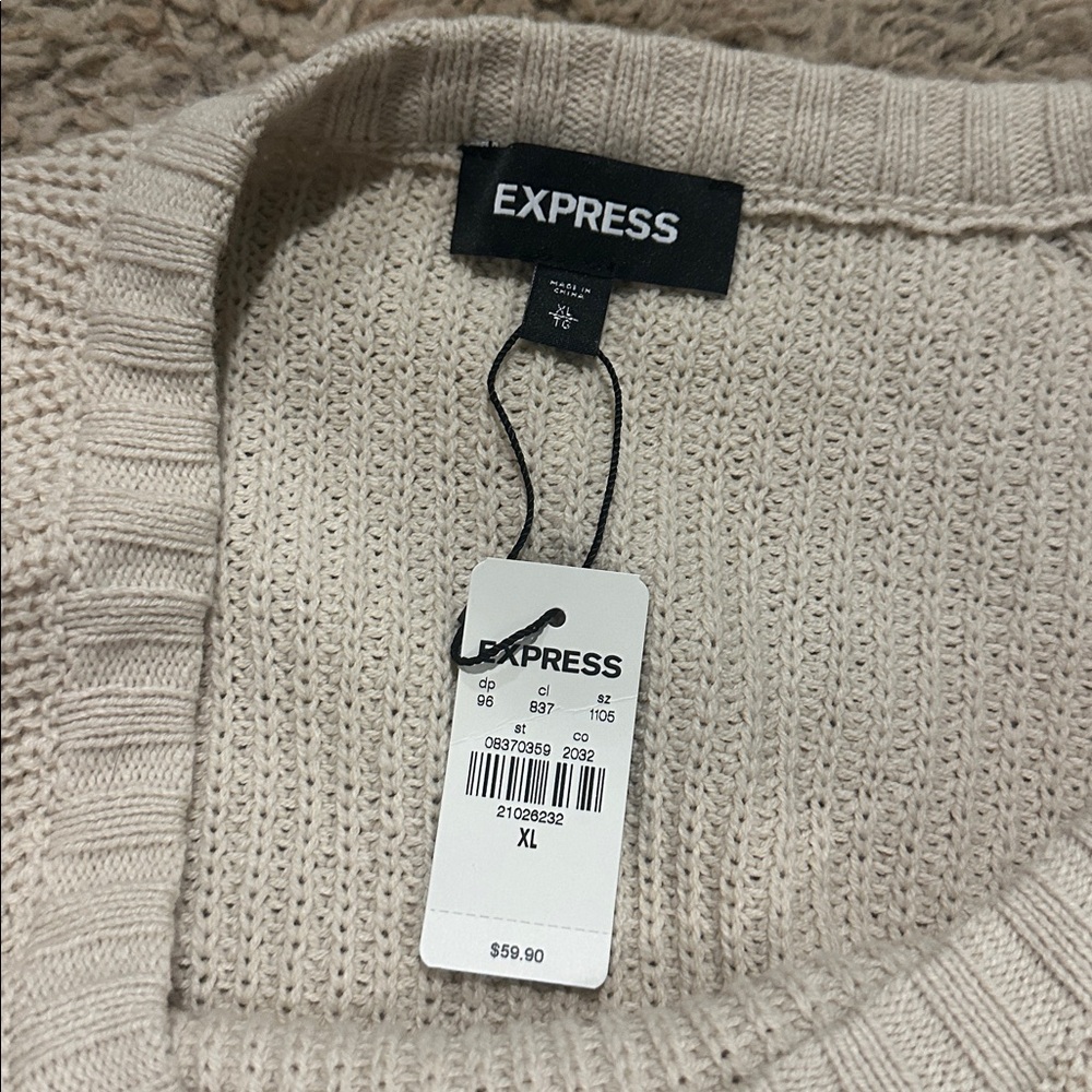 Sweater - Picture 6 of 6